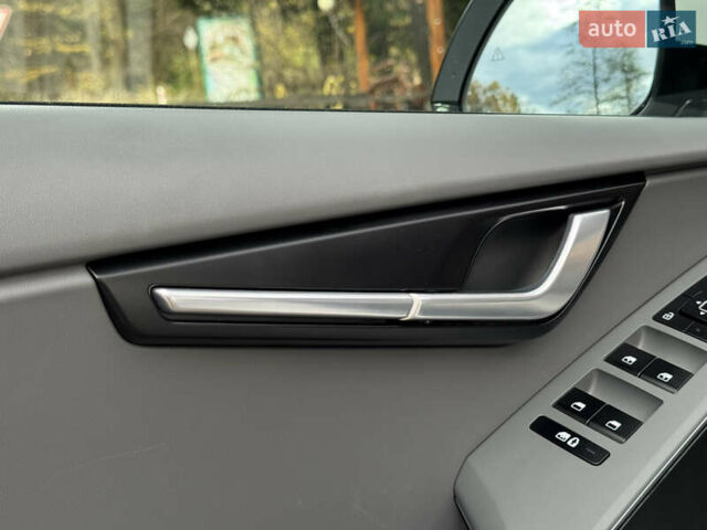 Білий Кіа Niro, об'ємом двигуна 0 л та пробігом 85 тис. км за 26899 $, фото 101 на Automoto.ua