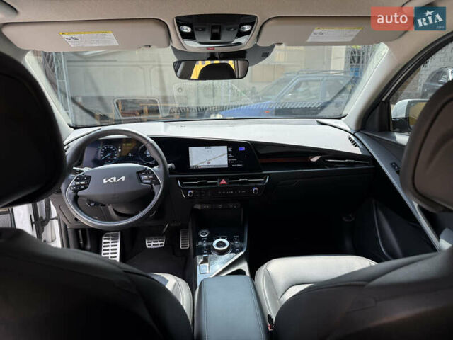 Киа Niro 2023 в Умани на Automoto.ua Белый Киа Niro, объемом двигателя 0 л и пробегом 83 тыс. км за 24600 $, фото 41 на Automoto.ua