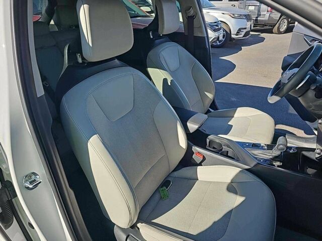 Белый Киа Niro, объемом двигателя 0 л и пробегом 12 тыс. км за 12000 $, фото 7 на Automoto.ua