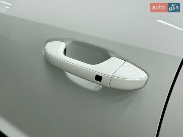 Белый Киа Niro, объемом двигателя 0 л и пробегом 44 тыс. км за 29759 $, фото 7 на Automoto.ua