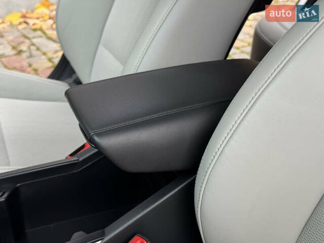 Білий Кіа Niro, об'ємом двигуна 0 л та пробігом 85 тис. км за 26899 $, фото 108 на Automoto.ua