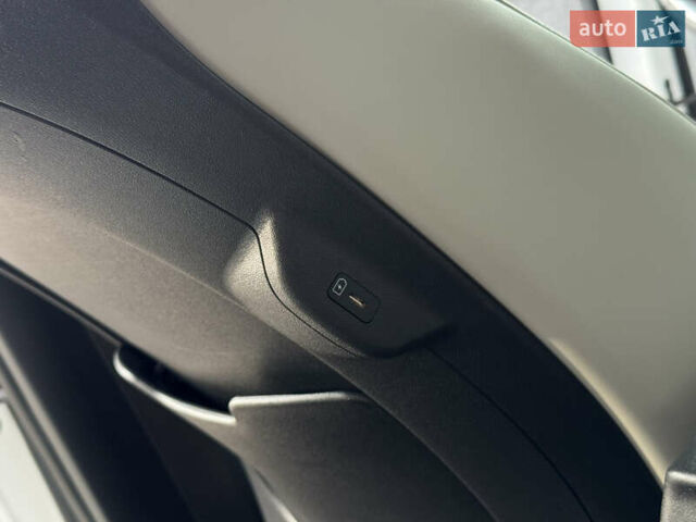 Білий Кіа Niro, об'ємом двигуна 0 л та пробігом 85 тис. км за 26899 $, фото 180 на Automoto.ua