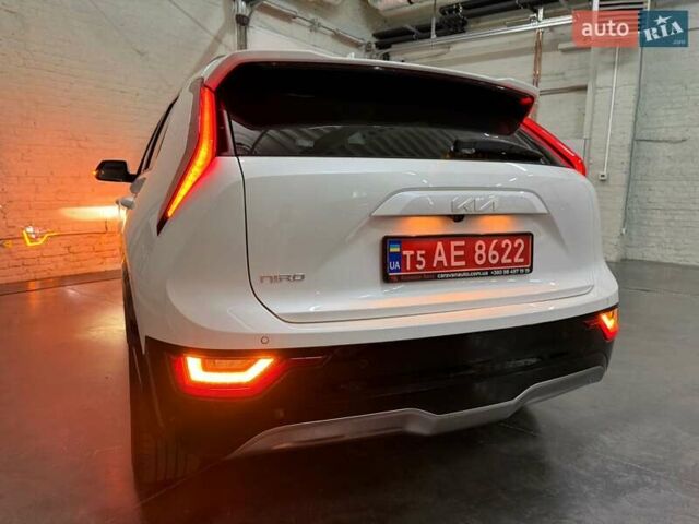 Белый Киа Niro, объемом двигателя 0 л и пробегом 44 тыс. км за 29759 $, фото 4 на Automoto.ua