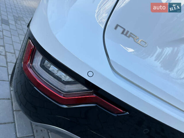 Білий Кіа Niro, об'ємом двигуна 0 л та пробігом 5 тис. км за 27980 $, фото 82 на Automoto.ua