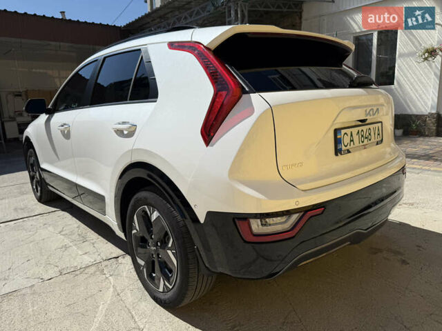 Киа Niro 2023 в Умани на Automoto.ua Белый Киа Niro, объемом двигателя 0 л и пробегом 83 тыс. км за 24600 $, фото 2 на Automoto.ua