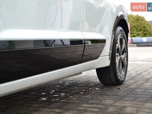 Белый Киа Niro, объемом двигателя 0 л и пробегом 33 тыс. км за 27999 $, фото 18 на Automoto.ua