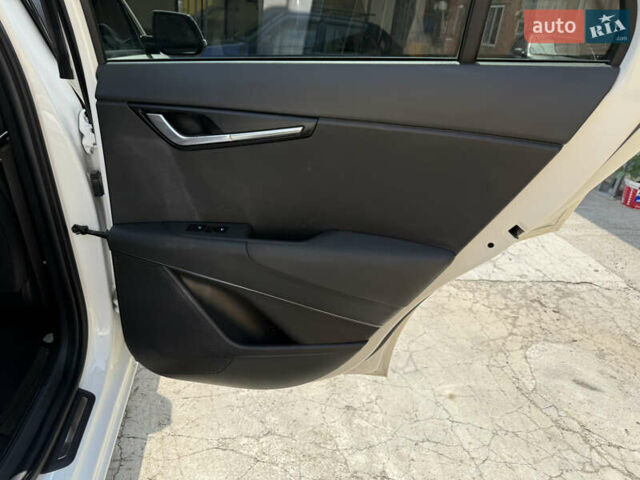 Киа Niro 2023 в Умани на Automoto.ua Белый Киа Niro, объемом двигателя 0 л и пробегом 83 тыс. км за 24600 $, фото 29 на Automoto.ua