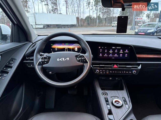Білий Кіа Niro, об'ємом двигуна 0 л та пробігом 49 тис. км за 21500 $, фото 41 на Automoto.ua
