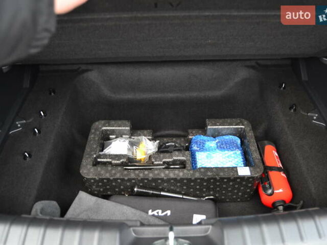 Белый Киа Niro, объемом двигателя 0 л и пробегом 33 тыс. км за 27999 $, фото 98 на Automoto.ua