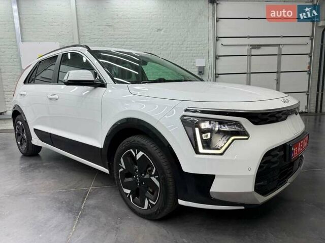 Белый Киа Niro, объемом двигателя 0 л и пробегом 44 тыс. км за 29759 $, фото 1 на Automoto.ua