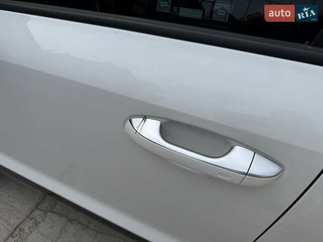 Белый Киа Niro, объемом двигателя 0 л и пробегом 81 тыс. км за 23700 $, фото 89 на Automoto.ua