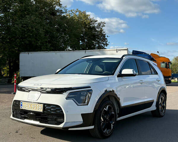 Белый Киа Niro, объемом двигателя 0 л и пробегом 28 тыс. км за 20499 $, фото 2 на Automoto.ua