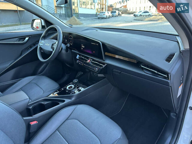 Білий Кіа Niro, об'ємом двигуна 0 л та пробігом 5 тис. км за 27980 $, фото 83 на Automoto.ua