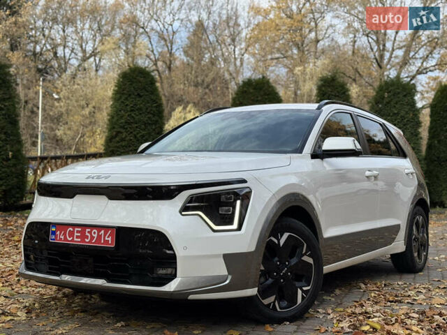 Білий Кіа Niro, об'ємом двигуна 0 л та пробігом 85 тис. км за 26899 $, фото 5 на Automoto.ua