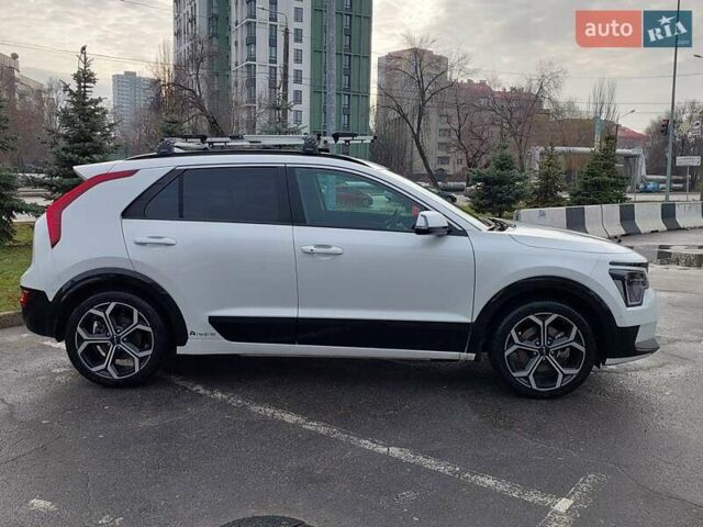 Білий Кіа Niro, об'ємом двигуна 0 л та пробігом 17 тис. км за 32000 $, фото 3 на Automoto.ua