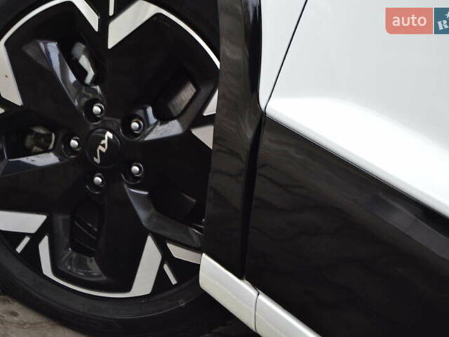 Белый Киа Niro, объемом двигателя 0 л и пробегом 33 тыс. км за 27999 $, фото 40 на Automoto.ua