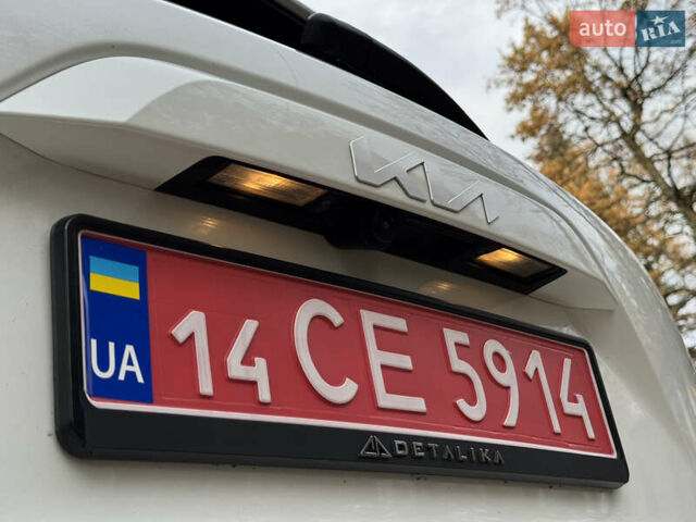 Білий Кіа Niro, об'ємом двигуна 0 л та пробігом 85 тис. км за 26899 $, фото 85 на Automoto.ua