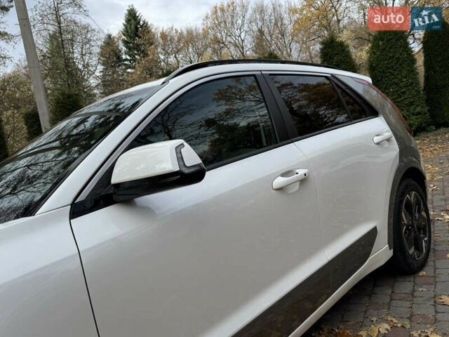Білий Кіа Niro, об'ємом двигуна 0 л та пробігом 85 тис. км за 26899 $, фото 21 на Automoto.ua