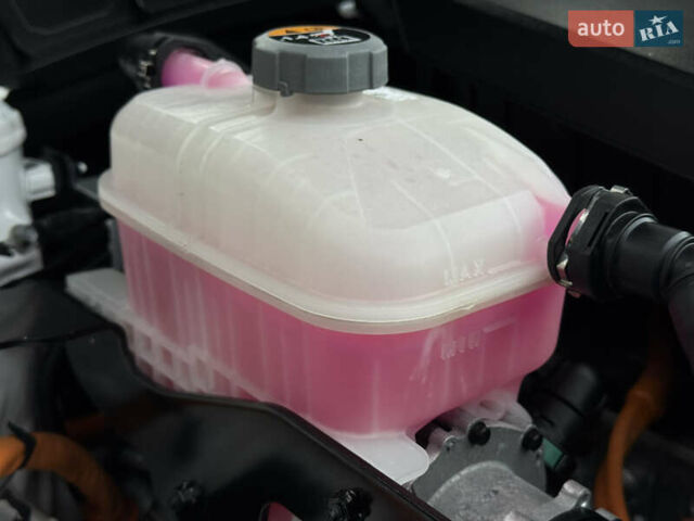 Білий Кіа Niro, об'ємом двигуна 0 л та пробігом 85 тис. км за 26899 $, фото 188 на Automoto.ua