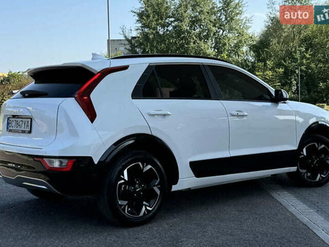 Білий Кіа Niro, об'ємом двигуна 0 л та пробігом 27 тис. км за 18700 $, фото 9 на Automoto.ua