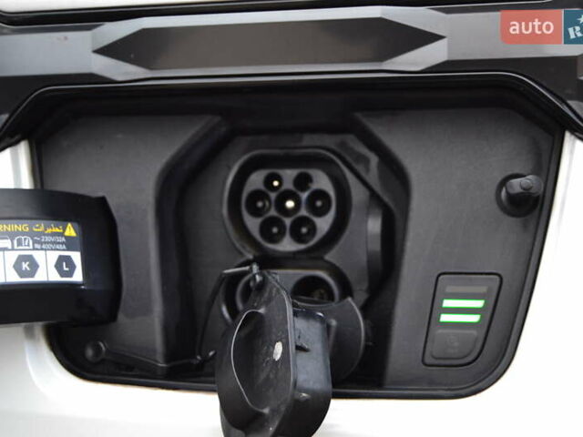 Белый Киа Niro, объемом двигателя 0 л и пробегом 33 тыс. км за 27999 $, фото 115 на Automoto.ua