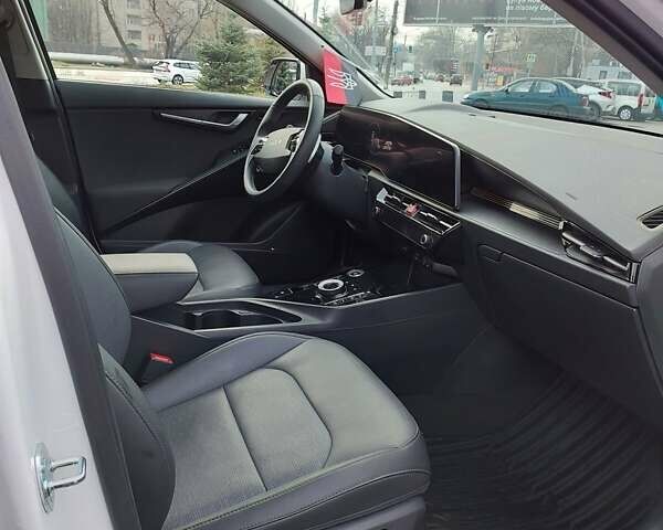 Білий Кіа Niro, об'ємом двигуна 0 л та пробігом 17 тис. км за 32000 $, фото 10 на Automoto.ua