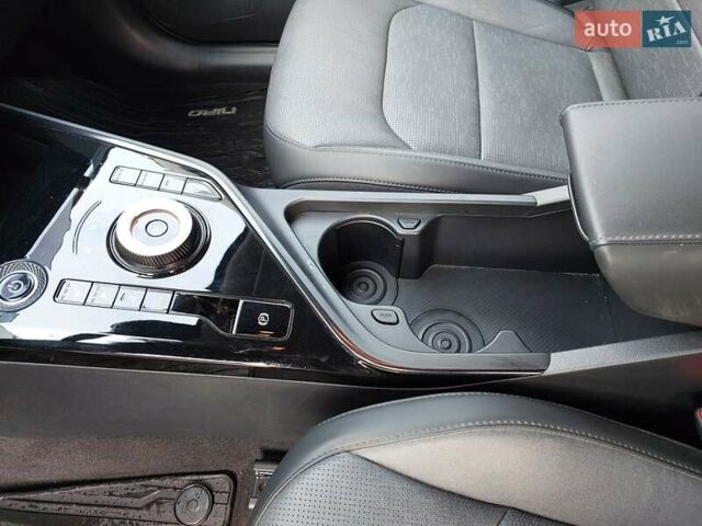 Білий Кіа Niro, об'ємом двигуна 0 л та пробігом 17 тис. км за 32000 $, фото 11 на Automoto.ua