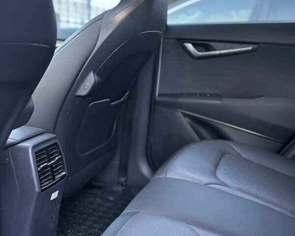 Киа Niro 2023 в Черкассах на Automoto.ua Белый Киа Niro, объемом двигателя 0 л и пробегом 81 тыс. км за 27400 $, фото 19 на Automoto.ua