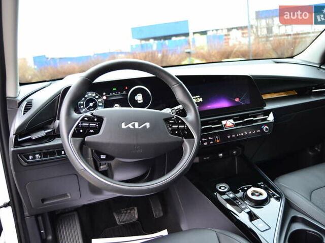 Белый Киа Niro, объемом двигателя 0 л и пробегом 33 тыс. км за 27999 $, фото 96 на Automoto.ua