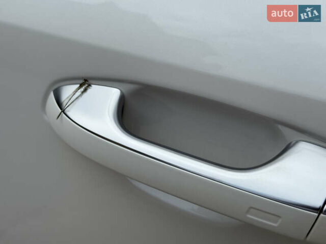 Киа Niro 2023 в Умани на Automoto.ua Белый Киа Niro, объемом двигателя 0 л и пробегом 83 тыс. км за 24600 $, фото 59 на Automoto.ua