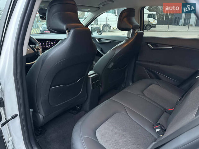 Білий Кіа Niro, об'ємом двигуна 0 л та пробігом 49 тис. км за 21500 $, фото 33 на Automoto.ua