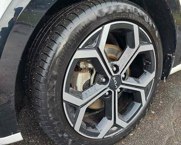 Білий Кіа Niro, об'ємом двигуна 0 л та пробігом 17 тис. км за 32000 $, фото 21 на Automoto.ua