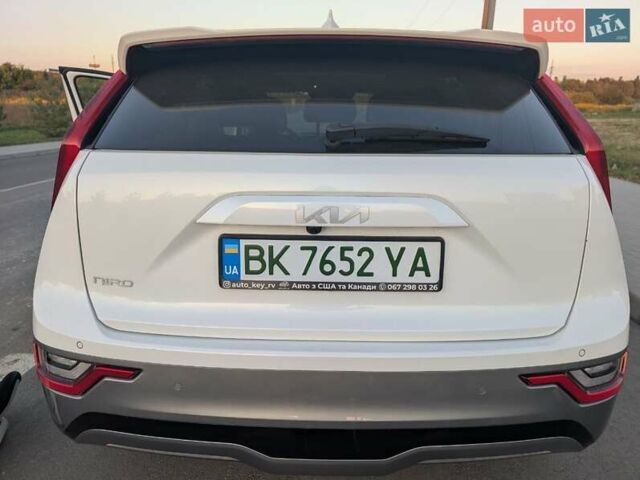 Білий Кіа Niro, об'ємом двигуна 0 л та пробігом 48 тис. км за 24999 $, фото 4 на Automoto.ua