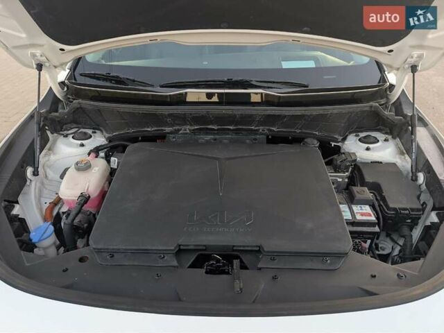 Білий Кіа Niro, об'ємом двигуна 0 л та пробігом 48 тис. км за 24999 $, фото 9 на Automoto.ua