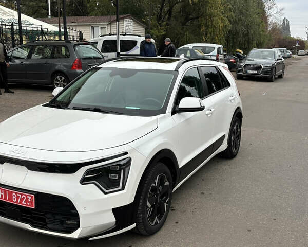 Киа Niro 2023 в Черкассах на Automoto.ua Белый Киа Niro, объемом двигателя 0 л и пробегом 81 тыс. км за 27400 $, фото 9 на Automoto.ua