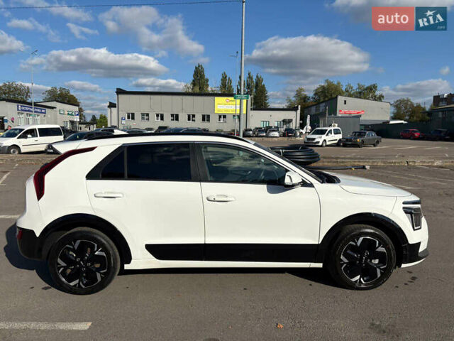 Белый Киа Niro, объемом двигателя 0 л и пробегом 28 тыс. км за 20499 $, фото 4 на Automoto.ua
