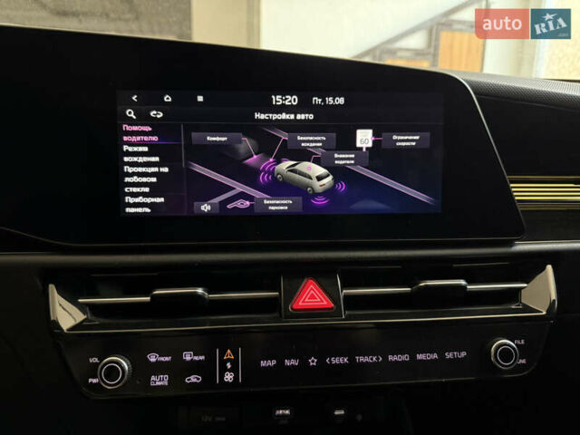 Киа Niro 2023 в Умани на Automoto.ua Белый Киа Niro, объемом двигателя 0 л и пробегом 83 тыс. км за 24600 $, фото 19 на Automoto.ua