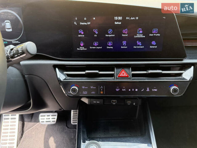 Белый Киа Niro, объемом двигателя 0 л и пробегом 81 тыс. км за 23700 $, фото 104 на Automoto.ua