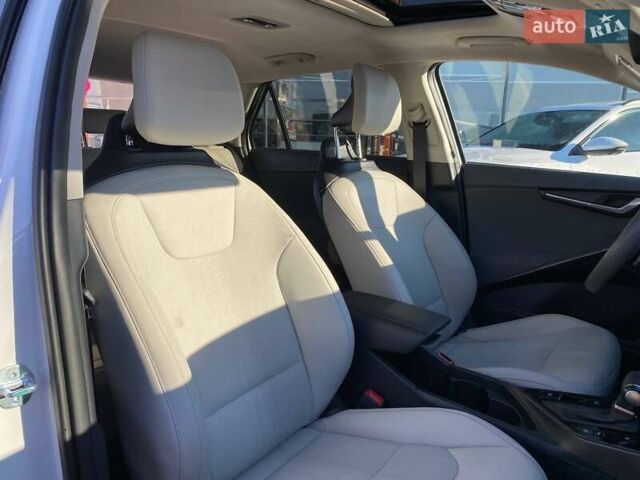 Білий Кіа Niro, об'ємом двигуна 1.6 л та пробігом 19 тис. км за 22900 $, фото 26 на Automoto.ua