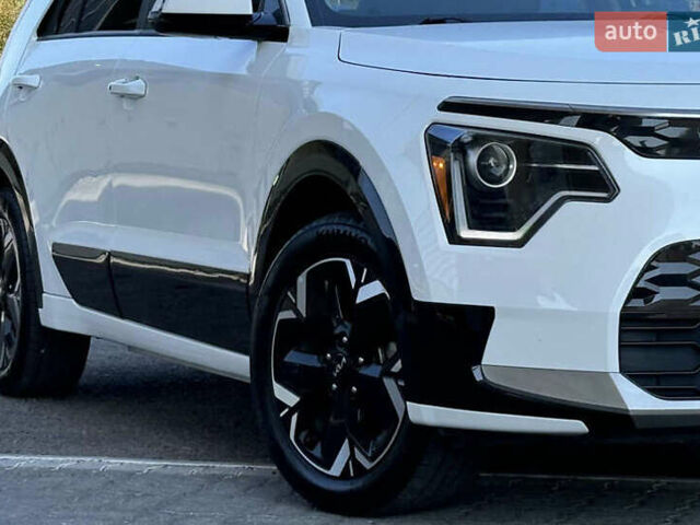 Білий Кіа Niro, об'ємом двигуна 0 л та пробігом 27 тис. км за 18700 $, фото 3 на Automoto.ua