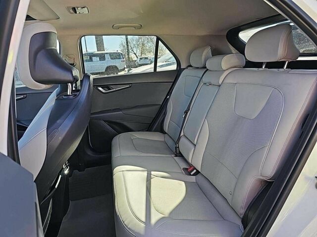 Белый Киа Niro, объемом двигателя 0 л и пробегом 12 тыс. км за 12000 $, фото 9 на Automoto.ua