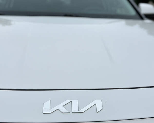 Киа Niro 2023 в Черкассах на Automoto.ua Белый Киа Niro, объемом двигателя 0 л и пробегом 81 тыс. км за 27400 $, фото 11 на Automoto.ua