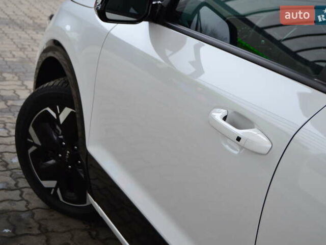 Белый Киа Niro, объемом двигателя 0 л и пробегом 33 тыс. км за 27999 $, фото 50 на Automoto.ua