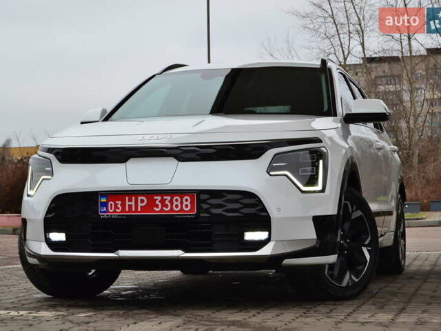 Белый Киа Niro, объемом двигателя 0 л и пробегом 33 тыс. км за 27999 $, фото 4 на Automoto.ua