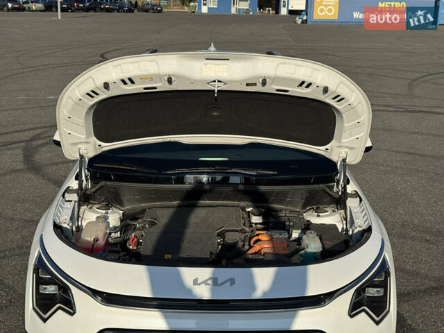 Белый Киа Niro, объемом двигателя 1.58 л и пробегом 15 тыс. км за 27800 $, фото 33 на Automoto.ua