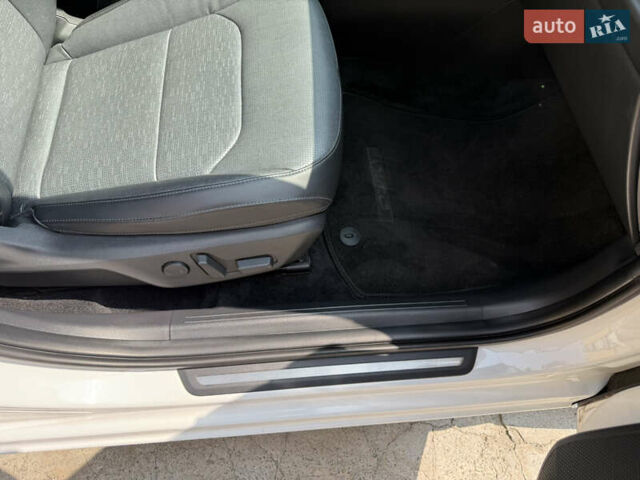 Киа Niro 2023 в Умани на Automoto.ua Белый Киа Niro, объемом двигателя 0 л и пробегом 83 тыс. км за 24600 $, фото 35 на Automoto.ua