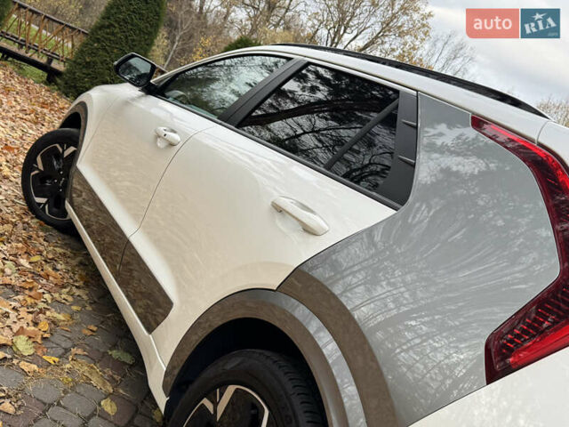 Білий Кіа Niro, об'ємом двигуна 0 л та пробігом 85 тис. км за 26899 $, фото 92 на Automoto.ua