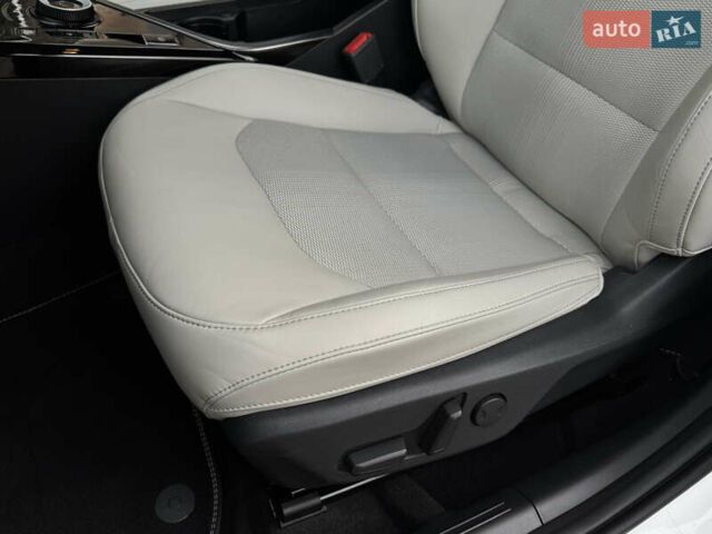 Білий Кіа Niro, об'ємом двигуна 0 л та пробігом 85 тис. км за 26899 $, фото 103 на Automoto.ua