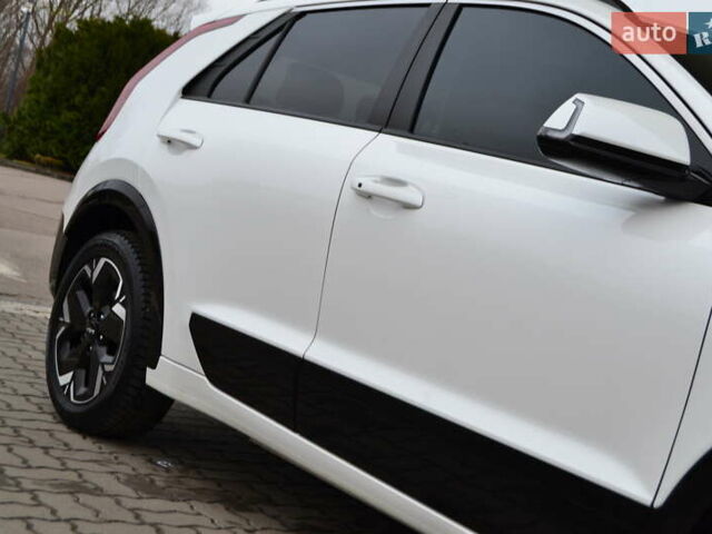 Белый Киа Niro, объемом двигателя 0 л и пробегом 33 тыс. км за 27999 $, фото 82 на Automoto.ua