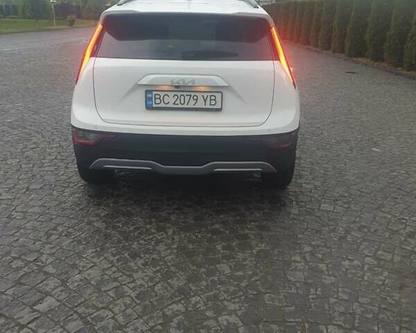 Білий Кіа Niro, об'ємом двигуна 0 л та пробігом 31 тис. км за 23500 $, фото 2 на Automoto.ua